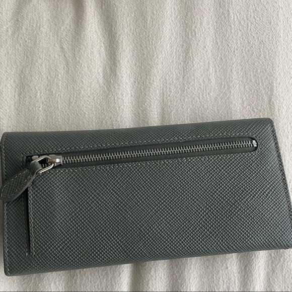 Prada wallet w/ authentication card - Picture 6 of 6